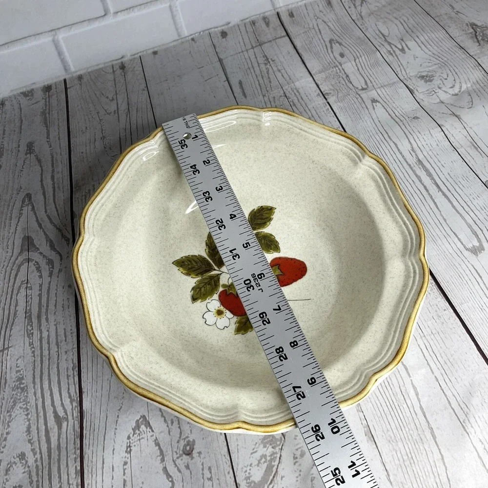 Vintage Mikasa Strawberry Festival‎ Vegetable Serving Bowl 9 7/8